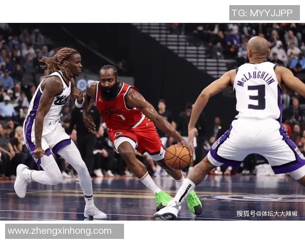 快船队赛季表现分析：伦纳德乔治伤病困扰，阵容深度不足与泰伦卢战术安排引发更衣室问题